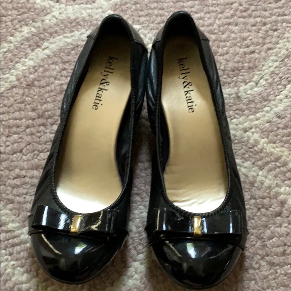 Black wedge dress shoes. Size 6.5.